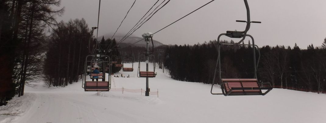 One of the less modern chairlifts in Myoko Kogen.