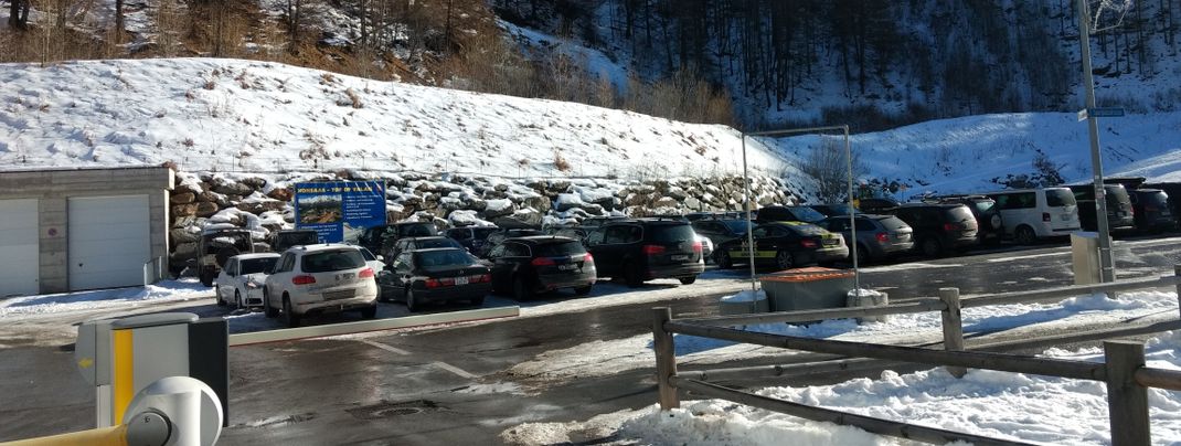 Parkplatz an der Talstation in Saas-Grund