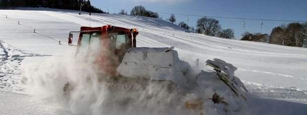 Pistenbully am Skilift Felderhalde in Isny im Allgäu