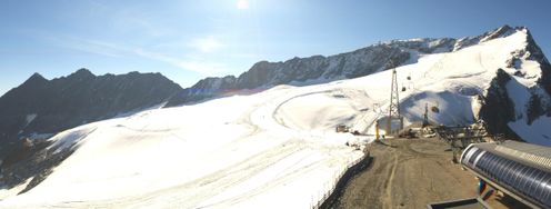 Am Rettenbachferner in Sölden kann wieder Ski gefahren werden.