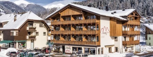 Hotel Moritz im Winter bei Tage