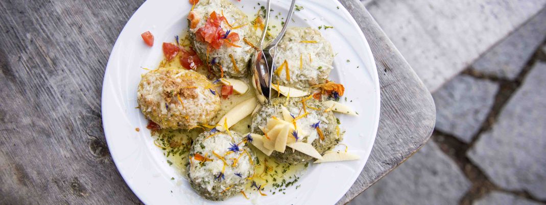 Urige Rezepte verwenden die Köche auf der Schwemmalm.