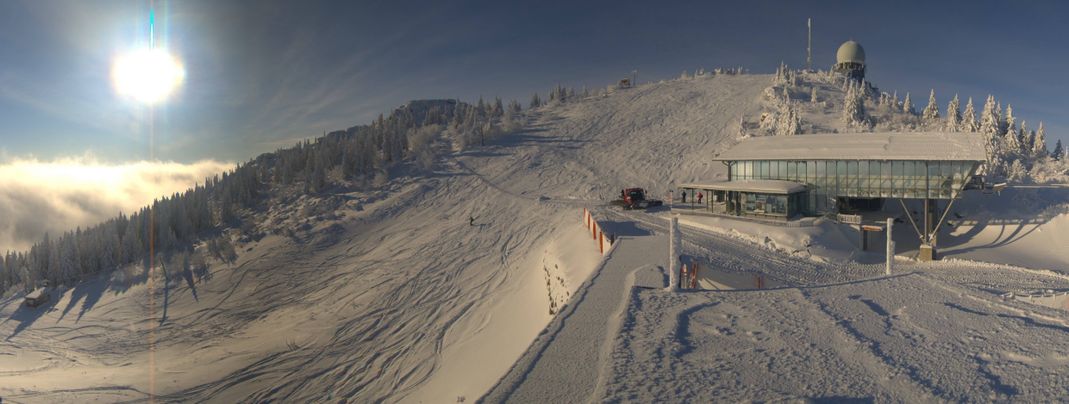 Die deutschen Gipfel sind schneebedeckt, die Skigebiete bleiben aber vorerst geschlossen.