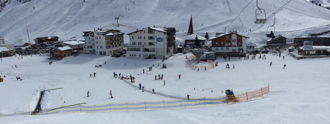 Kinderland und Übungsgelände direkt im Dorf - optimal für Familien