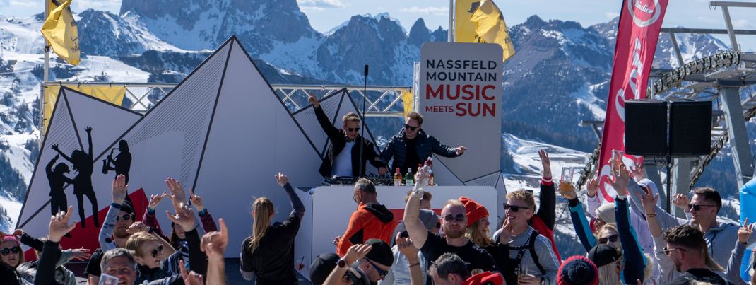 Feiere die sonnigste Zeit der Skisaison am Nassfeld.