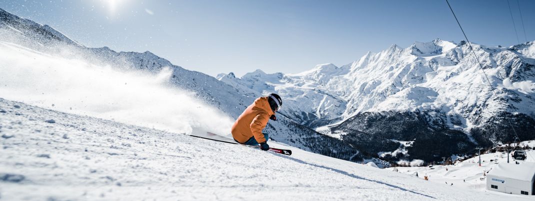 Genieße von November bis April beste Pistenverhältnisse in Saas-Fee/Saastal.