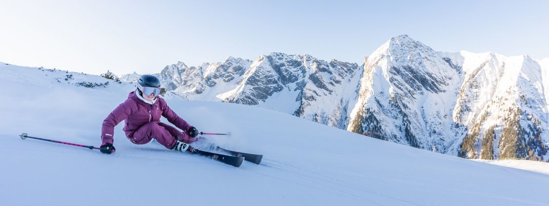 Frühaufsteher-Vorteil: unverspurte Hänge und traumhafte Bedingungen am Ahorn.