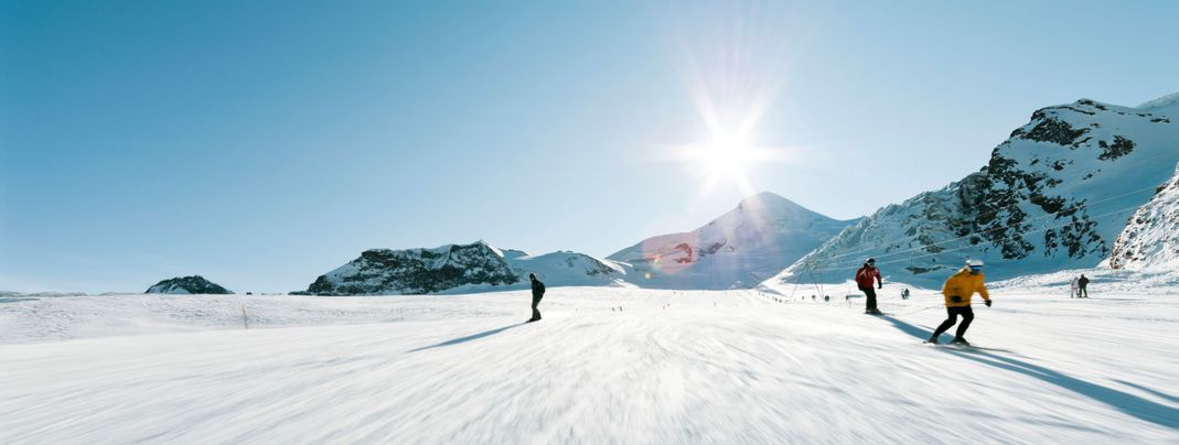 300 Sonnentage und 5 Monate Schneegarantie - dafür steht Saas-Fee im Schweizer Kanton Wallis