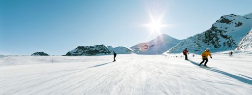 Mit der WinterCARD winken dir fünf Monate Skivergnügen zum unschlagbaren Preis.