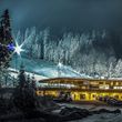 Night skiing is also possible.