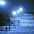 Im Skigebiet ist auch Nachtskifahren möglich.