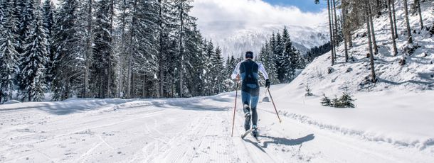 The intermediate Angertalloipe is especially suited to more experienced cross-country skiers.