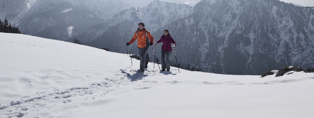Genieße die traumhafte Landschaft Tirols bei Winterwandern.