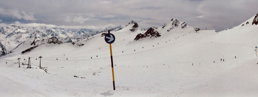 The slopes at Tiefenbach Glacier are suitable for beginners.