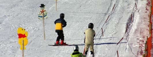 Skischule direkt neben unserer Hütte