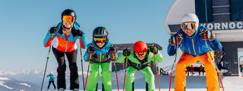 Kinder bis 14 Jahren können an zwei Adventssamstagen kostenlos Skifahren auf der Turracher Höhe.