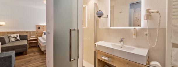 Standard Plus Badroom