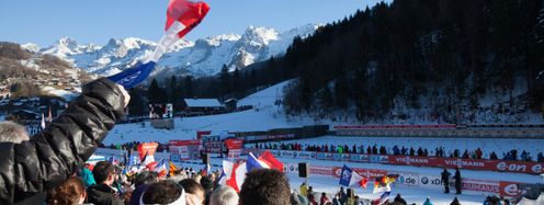 Auch Zuschauer dürfen mit 3G-Nachweis mit Weltcup in Le Grand Bornand mit dabei sein.