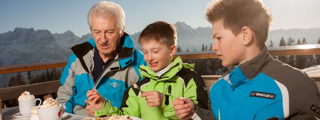 Über die Osttiroler Spezialitäten auf den Hütten freuen sich Jung und Alt.