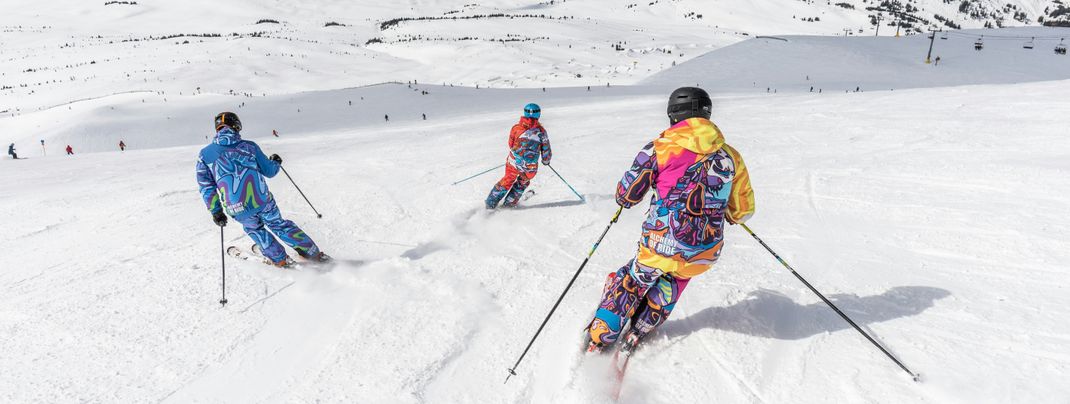 Skikurse in einer Gruppe sind billiger als Einzelunterricht.