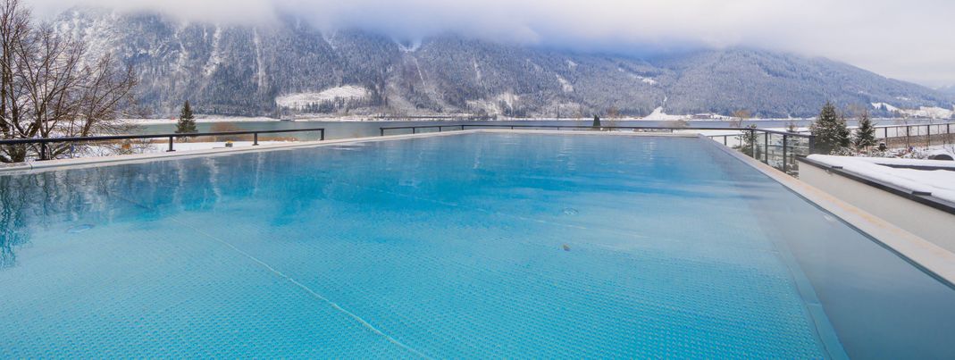 Winterlandschaft rund um den Infinitipool