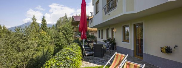 Terrasse und Garten der Ferienwohnung