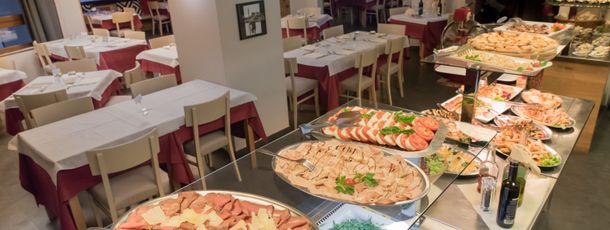 dining room - starter buffet