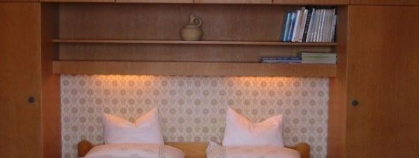 Schlafzimmer mit Doppelbett