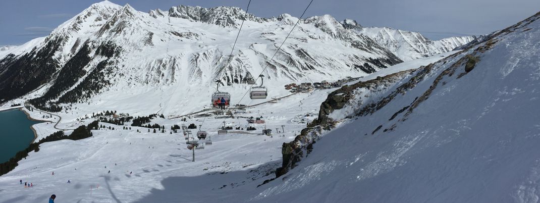 Das hochalpine Gelände ist oberhalb der Baumgrenze, bietet aber leider nur wenige Freeride-Pisten