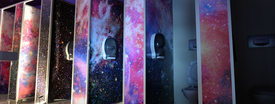 Die neuen Toiletten im Weltall-Design.