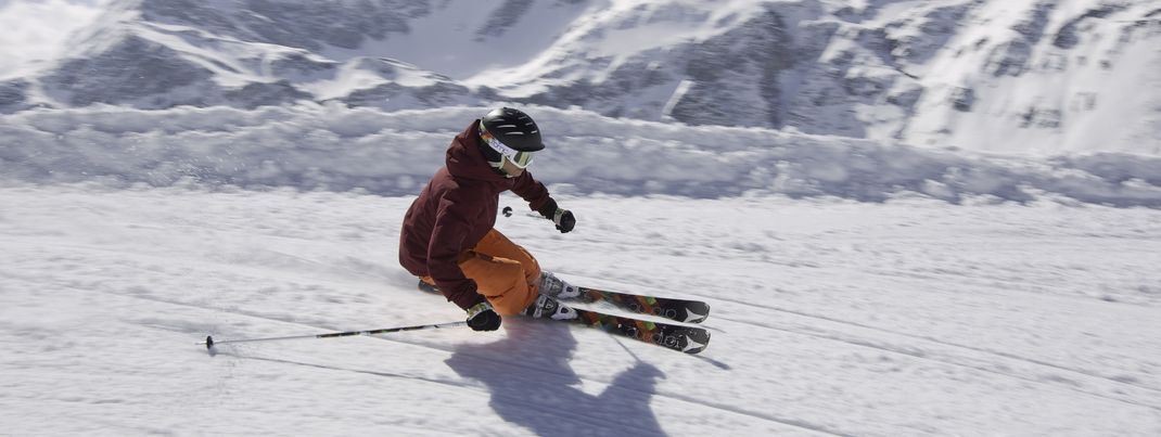 Mit Skiline kannst du deine gefahrenen Höhenmeter, Liftfahrten und Pistenkilometer als Höhenmeterdiagramm abrufen.