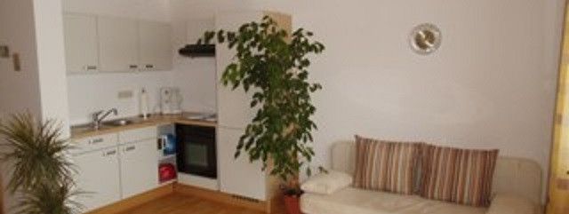 Wohnküche Kleiner Rachel mit Ansicht auf Küchenzeile