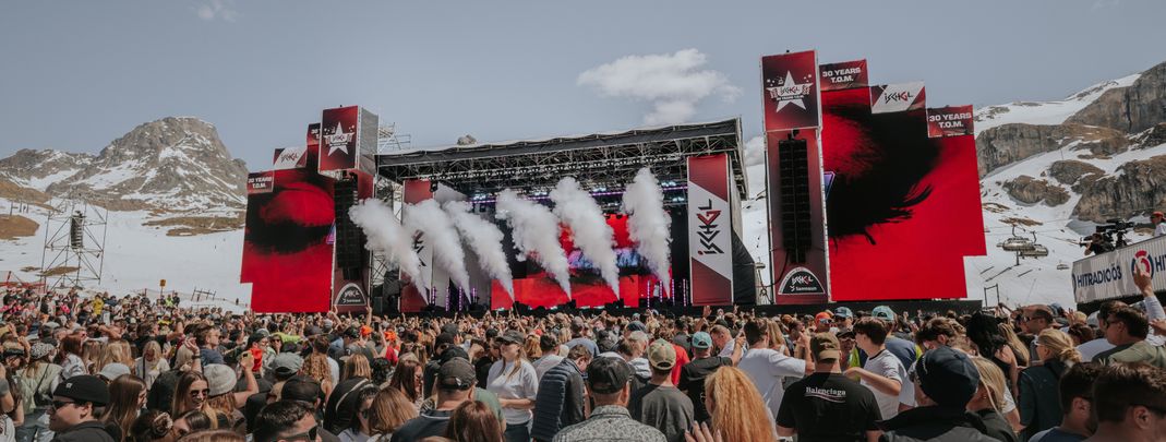 The Top of the Mountain event series impresses with first-class acts and stunning mountain scenery.