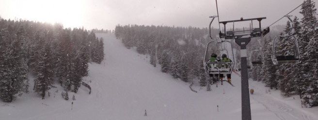 Der Doppel-Sessellift an der Rosenkranzhöhe steht seit ca. 14:30 Uhr still. Über 150 Menschen sollen sich nach aktuellem Stand im Lift befinden.