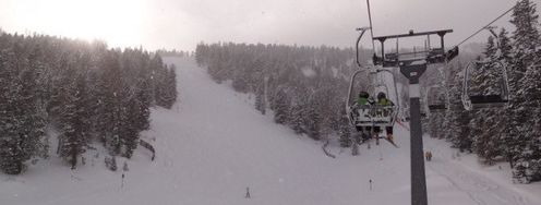 Der Doppel-Sessellift an der Rosenkranzhöhe steht seit ca. 14:30 Uhr still. Über 150 Menschen sollen sich nach aktuellem Stand im Lift befinden.