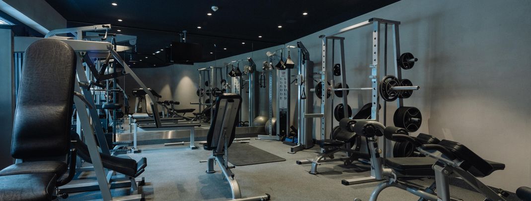 Der gut ausgestattete Fitnessraum