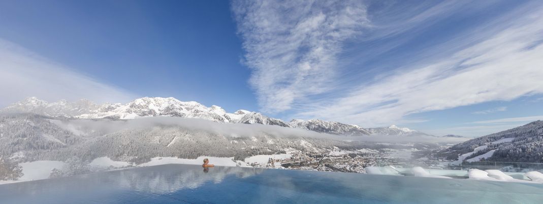 25 m Infinity Pool (32°)