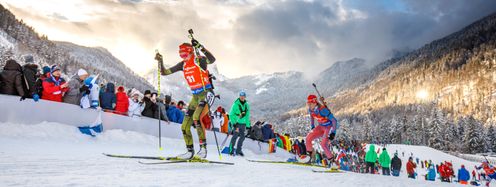 Zu den beliebtesten Weltcuporten zählt Ruhpolding im Chiemgau. Auch im Januar 2018 sind die besten Biathleten dort wieder zu Gast.