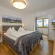 Schlafzimmer mit Loggia