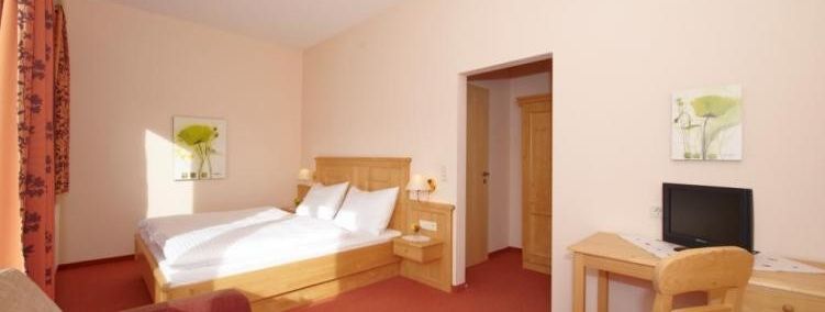 General information about your stay at Hotel Pariente