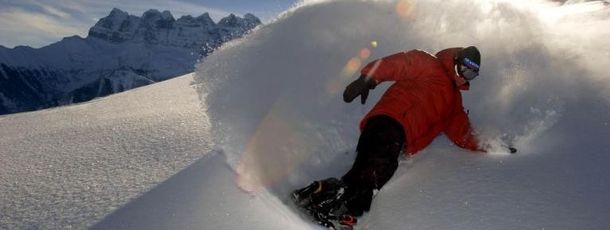 Getting to the ski area is as easy as it seems to be in this picture over here: The Portes du Soleil region is, thanks to Geneva International Airport, within reach of all major European cities.