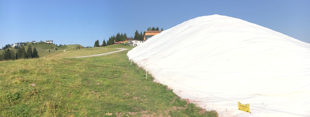 Snowfarming: Recycled Heaven for Skiing