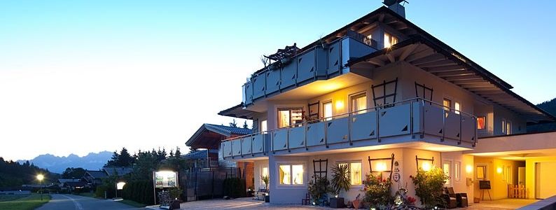 Appartementhaus Charisma im Sommer