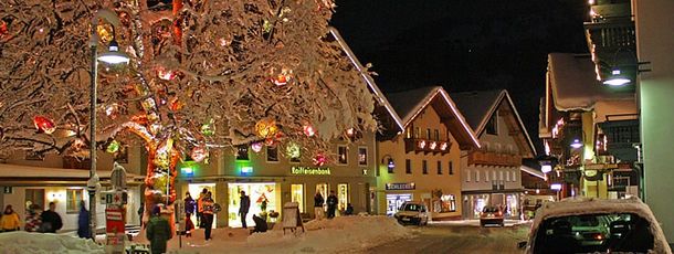 nachtansicht von wagrain mit dem haus kirchweger