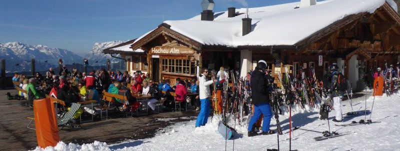 In many huts of the ski area there is live music in the afternoon, like here in the Hochau Alm