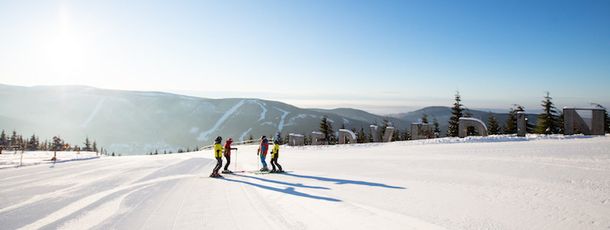 Das Wintersportgebiet liegt auf einer Höhe von 702 bis 1.235 Meter.