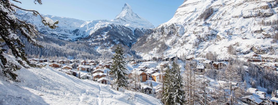 Ab Dienstag soll über Zermatt wieder die Sonne lachen. Ab Mittwoch ist wohl auch die Anreise wieder problemlos möglich.