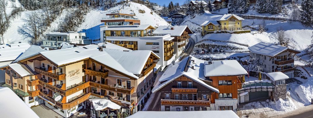 Hotel Winter Außenansicht