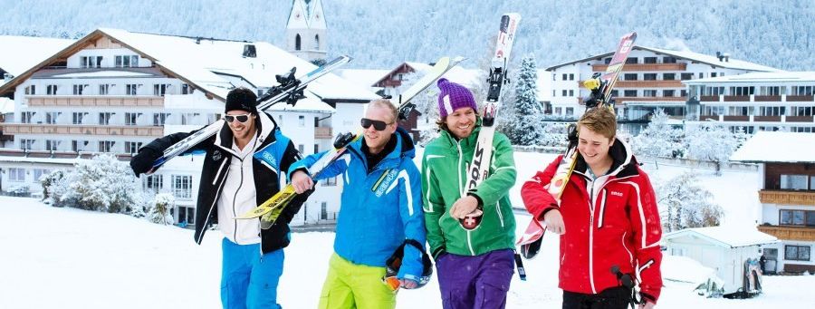 Direkt am Ort Hinterthiersee liegen die Skipisten des Skigebiets Tirolina.