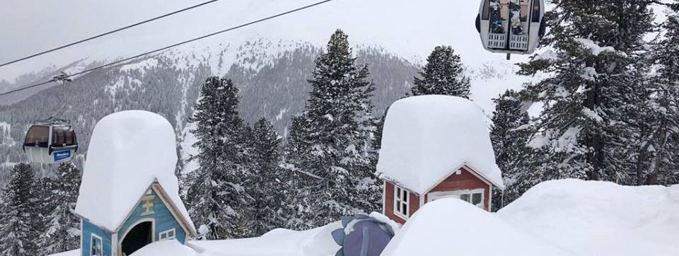 Kurioser Anblick bei der Gondelfahrt im Skigebiet Nauders.